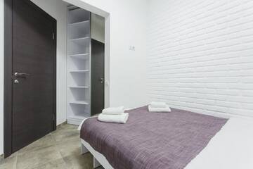 Фото номера Бюджетный двухместный номер с 1 кроватью (без окна) Отель SkyHome na Nauky г. Киев 4