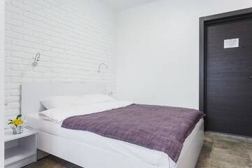 Фото номера Двухместный номер с 1 кроватью Отель SkyHome na Nauky г. Киев 3
