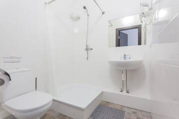 Фото номера Семейный номер-студио Отель SkyHome na Nauky г. Киев 3