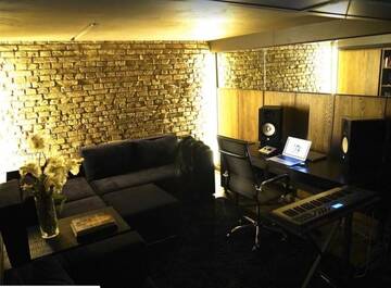 Фото номера Апартаменты с 2 спальнями Апартаменты the ARMANI Loft -In City Center г. Киев 49