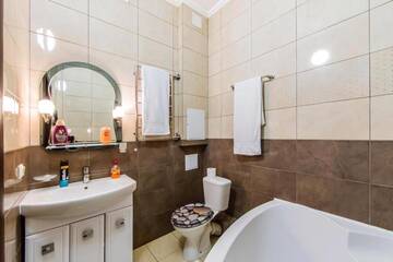 Фото номера Апартаменты с 1 спальней Апартаменты Rent-Kiev 2 min metro Chernihivska Lux г. Киев 59