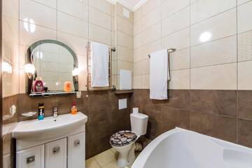 Фото номера Апартаменты с 1 спальней Апартаменты Rent-Kiev 2 min metro Chernihivska Lux г. Киев 24