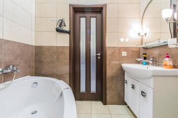 Фото номера Апартаменты с 1 спальней Апартаменты Rent-Kiev 2 min metro Chernihivska Lux г. Киев 62