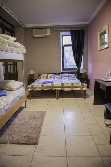 Фото номера Четырехместный номер Хостелы My Home Nivki City Hostel г. Киев 6