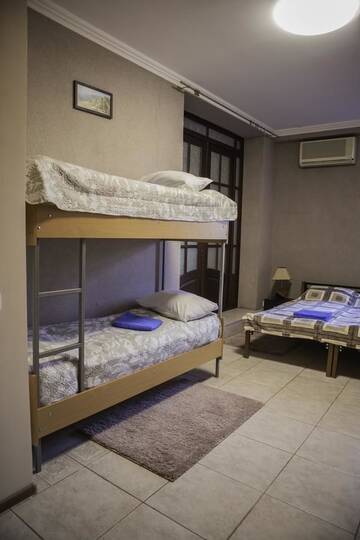 Фото номера Четырехместный номер Хостелы My Home Nivki City Hostel г. Киев 8