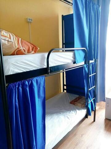 Фото номера Кровать в общем 6-местном номере Хостелы UKRHOUSING г. Киев 15
