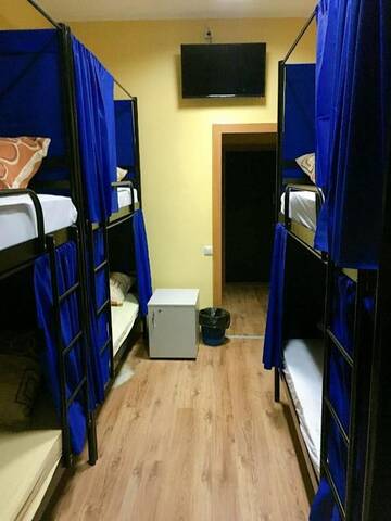 Фото номера Кровать в общем 6-местном номере Хостелы UKRHOUSING г. Киев 14