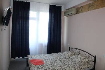 Фото номера Двухместный номер с 1 кроватью и балконом Хостелы UKRHOUSING г. Киев 9