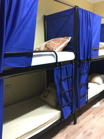 Фото номера Кровать в общем 6-местном номере Хостелы UKRHOUSING г. Киев 7