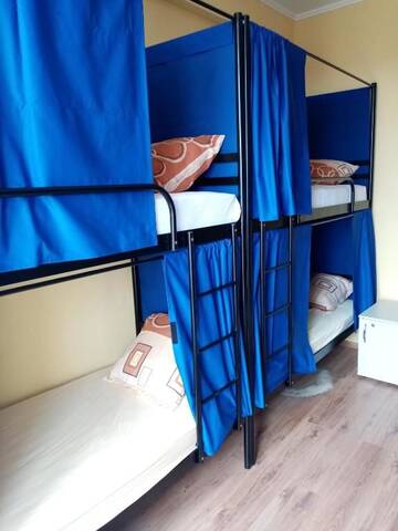 Фото номера Кровать в общем 6-местном номере Хостелы UKRHOUSING г. Киев 4