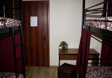 Фото номера Кровать в общем номере для женщин с 4 кроватями Хостелы UKRHOUSING г. Киев 10