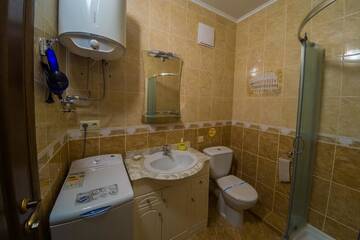 Фото номера Апартаменты с 1 спальней Апартаменты Kvartirkoff na Bogatirskaya 6a, 2 floor г. Киев 9