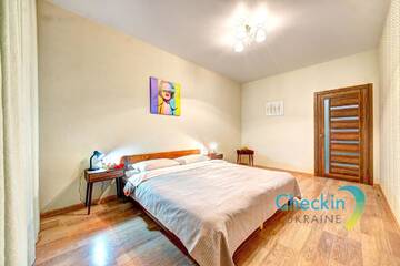 Фото номера Апартаменты с 2 спальнями Апартаменты Three-room Apartments in the French Quarter г. Киев 10