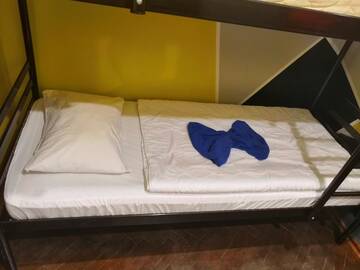Фото номера Кровать в общем 6-местном номере для мужчин и женщин Хостелы Yourhostel Университет г. Киев 3
